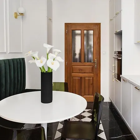 Queen #2 Apartment, Wawel View, Old Town, *