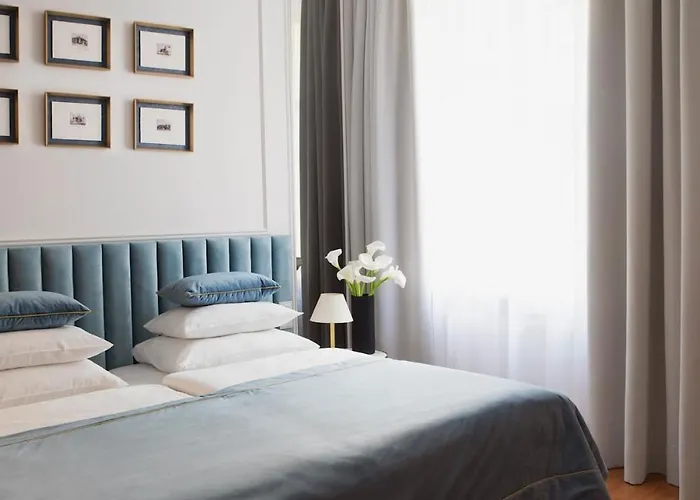 Queen #2 Apartment, Wawel View, Old Town,