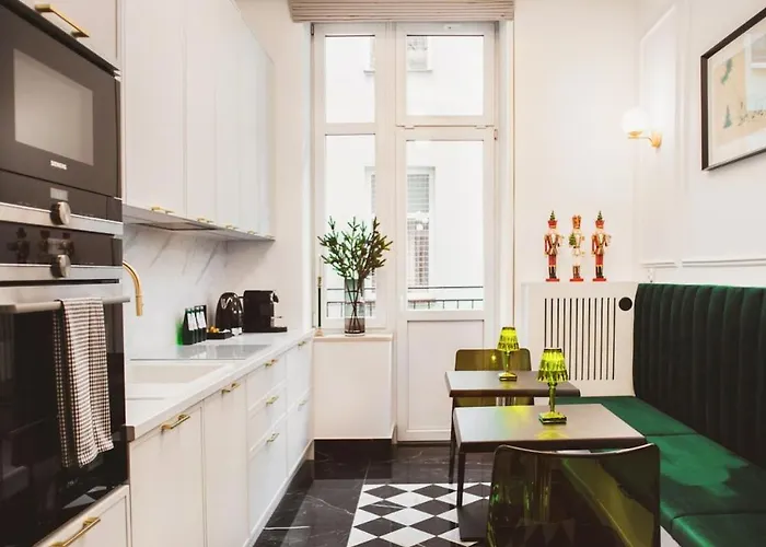 Queen #2 Apartment, Wawel View, Old Town, קרקוב