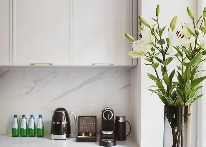 Queen #2 Apartment, Wawel View, Old Town, קרקוב