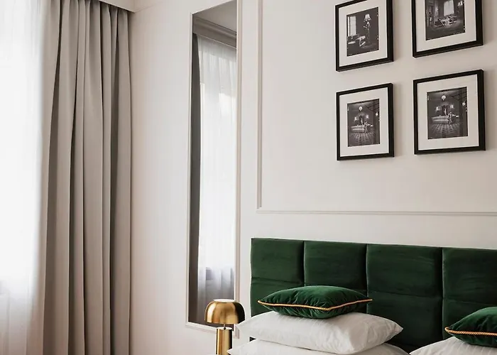 Queen #2 Apartment, Wawel View, Old Town,