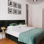 Queen #2 Apartment, Wawel View, Old Town, Apartamento Cracóvia