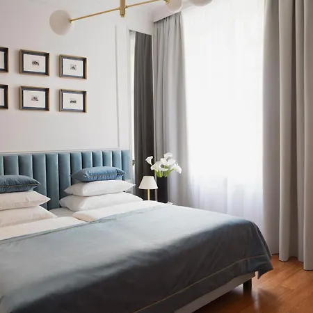 Queen #2 Apartment, Wawel View, Old Town,